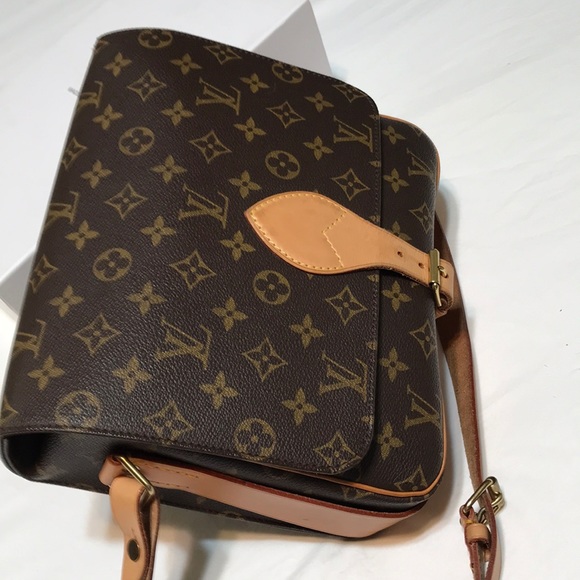 LV shoulder bag in excellent condition. - Picture 15 of 16